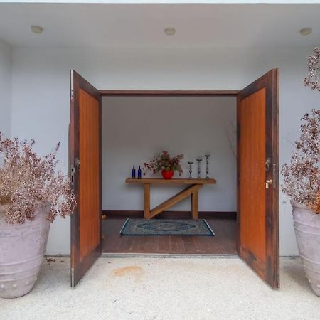 Villa Nambung Selong Belanak Exterior foto